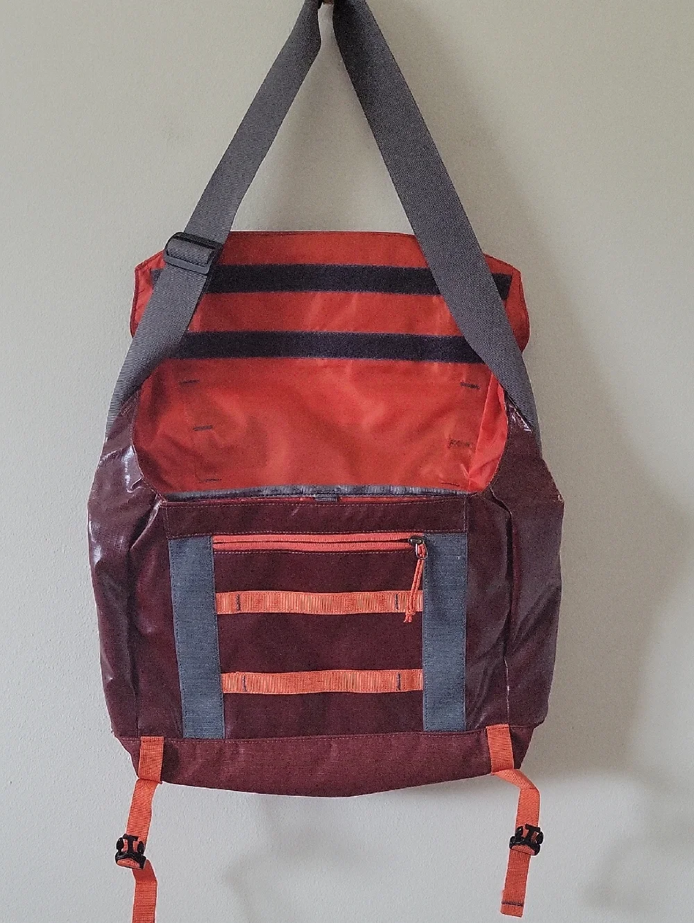 Patagonia Black Hole Mini Messenger 12L Bag Burgundy Rust with Orange Accents